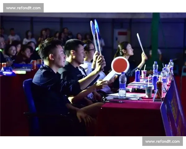 《粤语歌赛再起风潮 百位歌手同台竞技唱响经典与创新》 《粤语歌赛再起风潮 百位歌手同台竞技唱响经典与创新》