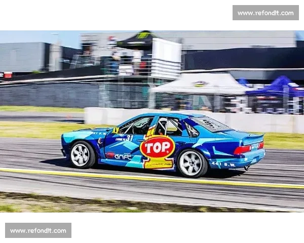 上海漂移比赛激情四射 驾驶技术与速度极限的完美碰撞